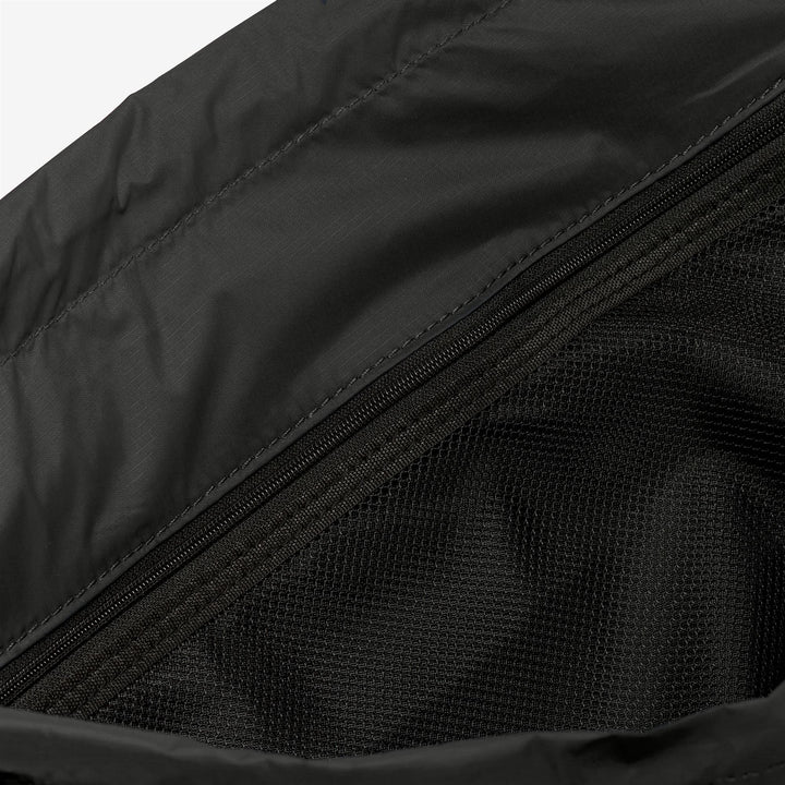 Bags Unisex LE VRAI 3.0 JEANETTE TOTE BAG GREEN BLACKISH Dressed Side (jpg Rgb)		