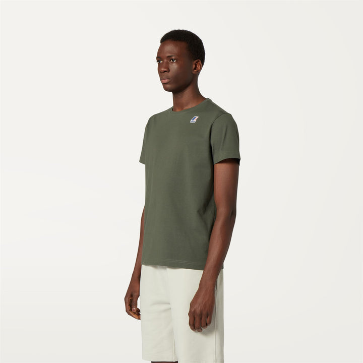 T-ShirtsTop Unisex LE VRAI EDOUARD T-Shirt GREEN BLACKISH Detail (jpg Rgb)			