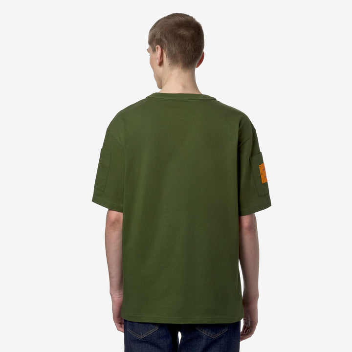 T-ShirtsTop Man FANTOME SLEEVE POCKET T-Shirt GREEN CYPRESS - ORANGE MD Dressed Front Double		