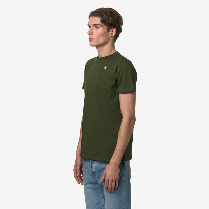 T-ShirtsTop Man EDWING ROUND SLEEVES THREE PACK T-Shirt WHITE-BLUE D-GREEN C Detail (jpg Rgb)			