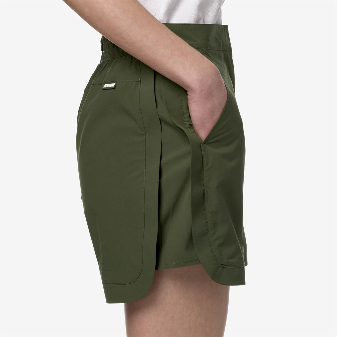 Shorts Woman ANNISE Sport  Shorts GREEN CYPRESS Detail Double				