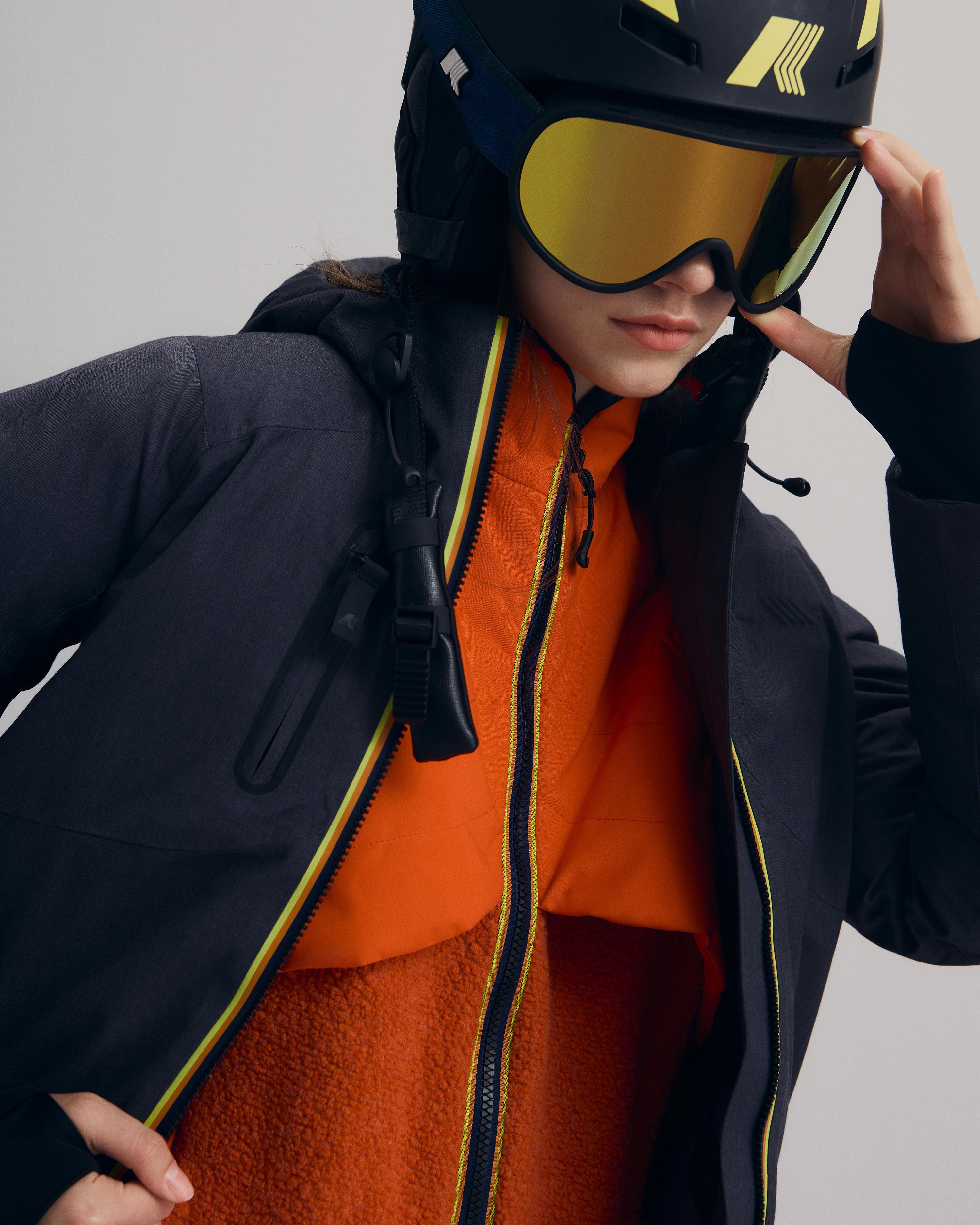 K-Way: Isolanti termici e gusci mid-layer  Strati leggeri in PrimaLoft® per un calore versatile. Da indossare da soli o sotto un guscio, a seconda delle condizioni. 