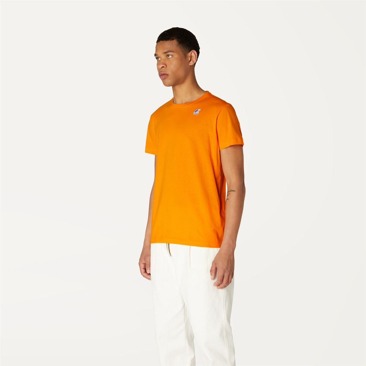 T-Shirts & Top_UNISEX_LE VRAI EDOUARD_T-Shirt_Orange - Commercial 5