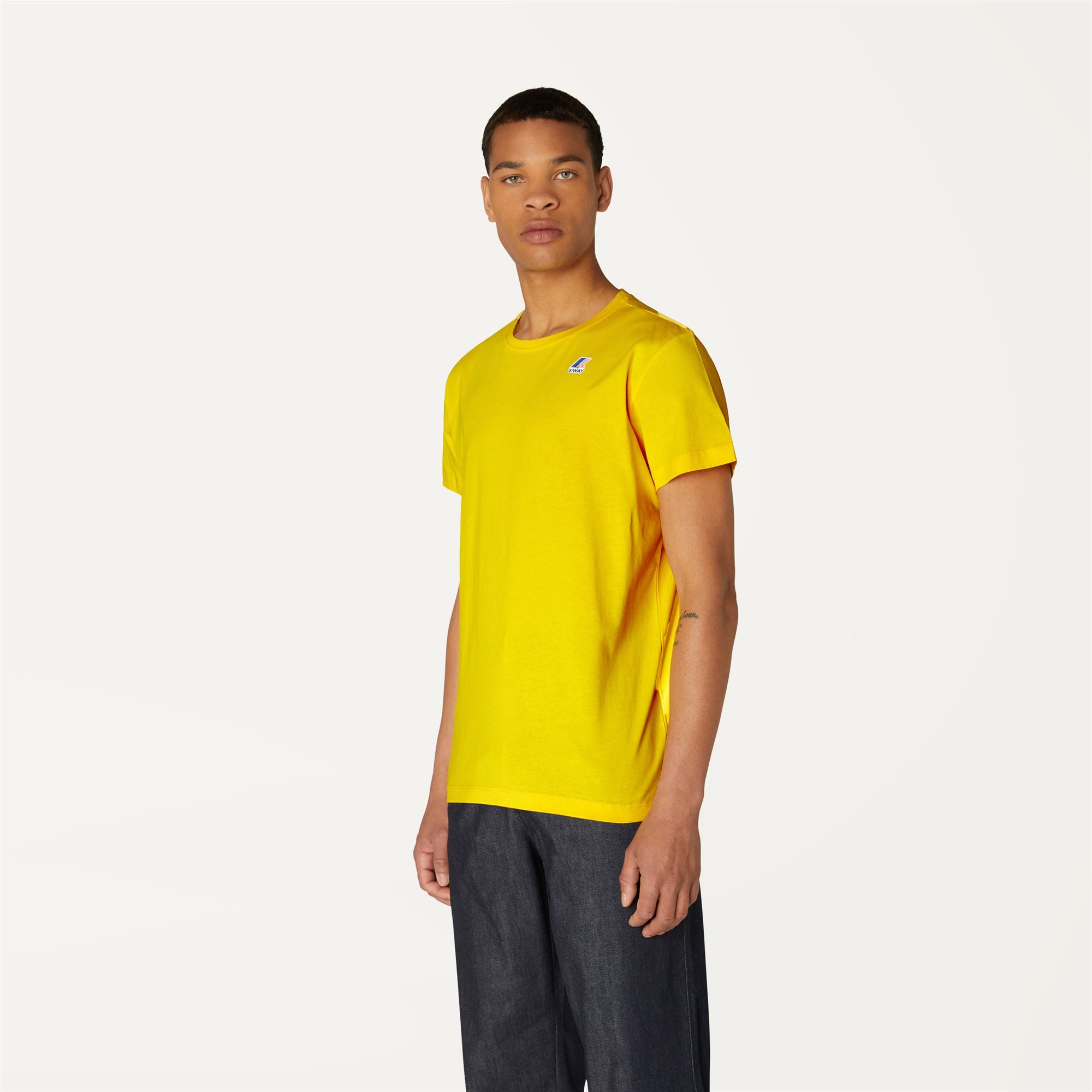 T-Shirts & Top_UNISEX_LE VRAI EDOUARD_T-Shirt_Yellow Dk - Commercial 5