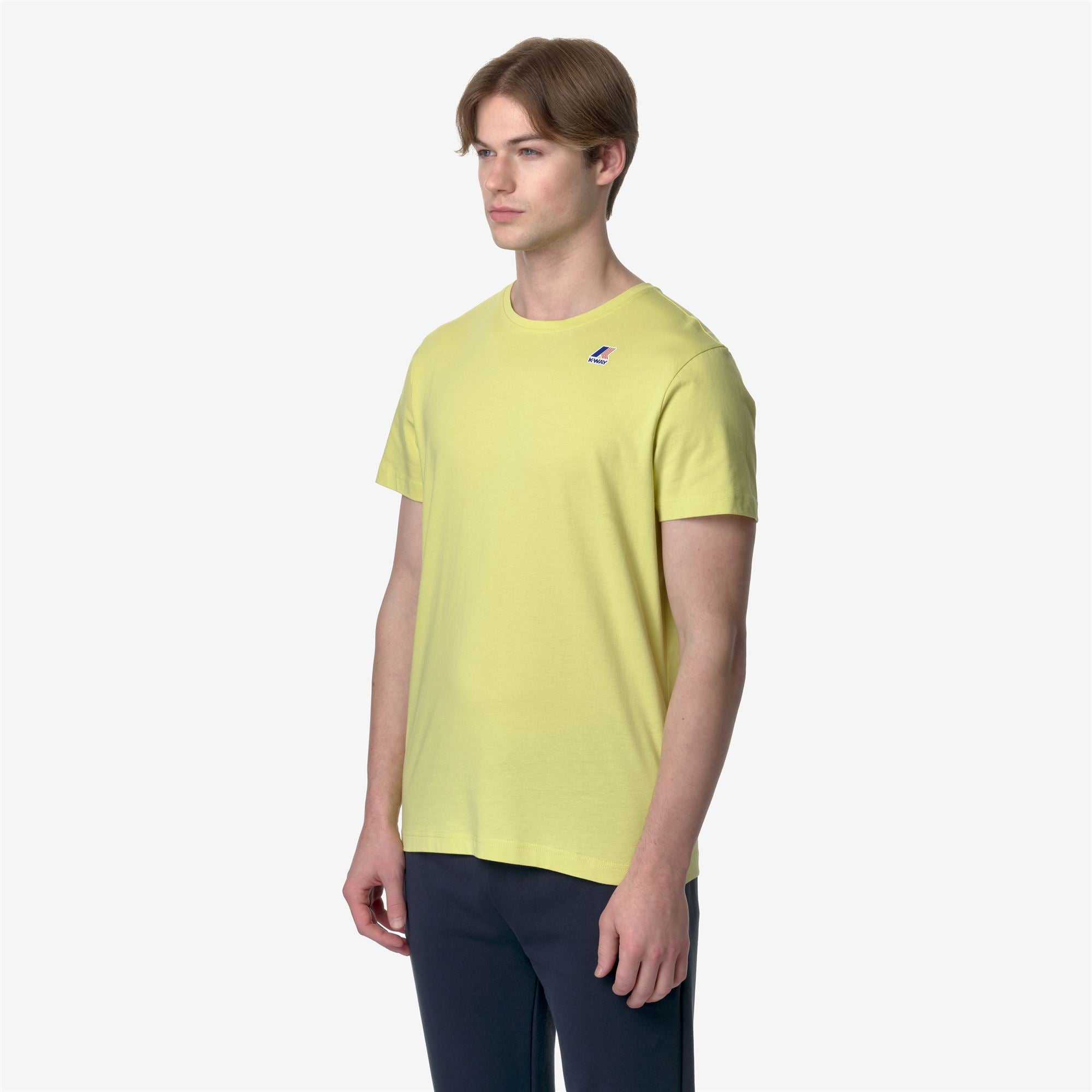 T-Shirts & Top_Unisex_LE VRAI EDOUARD_T-Shirt_Green Celery - Commercial 5