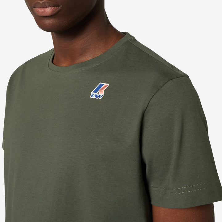 T-Shirt Unisex Pieghevole Verde Scuro con Vestibilità Moderna 4