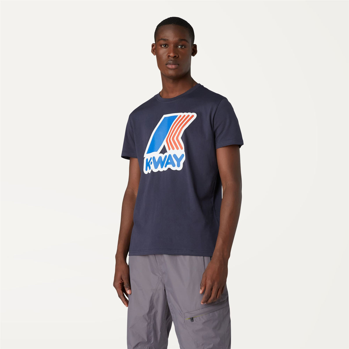 T-Shirts & Top_Man_Pete Macro Logo_T-Shirt_Blue Depth - Commercial 4