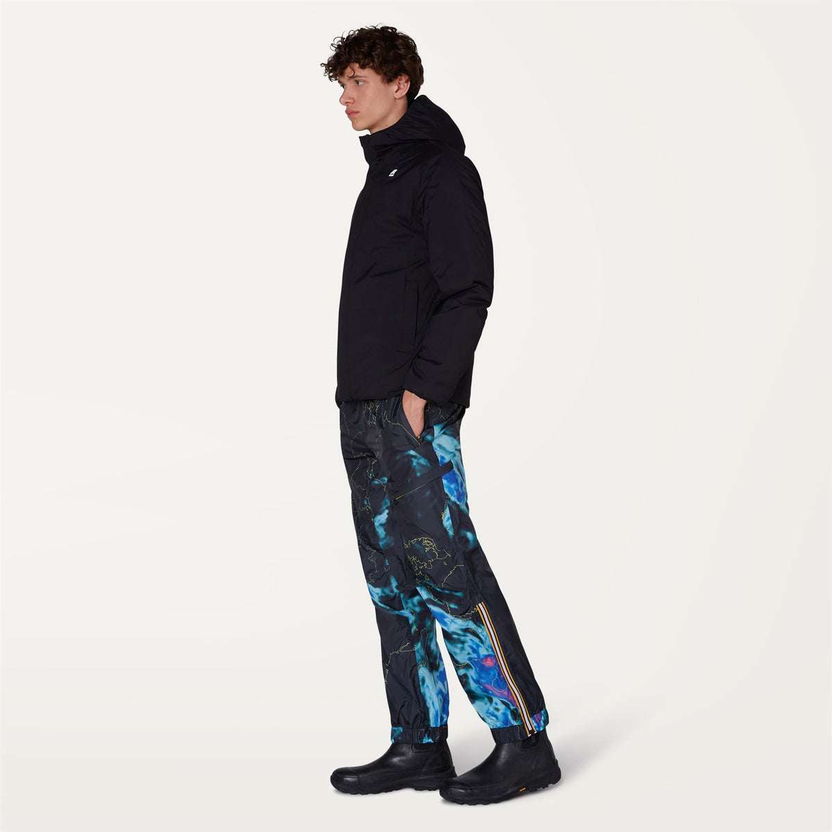 Jackets_Man_JUKES THERMO  LIGHT DOUBLE_Short_Black Pure - Commercial 5