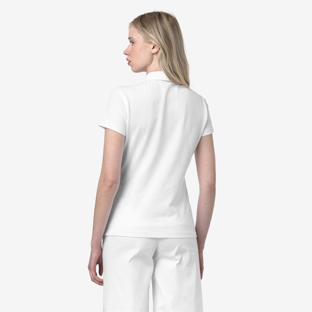 Camisa polo de piqué elástica gris y blanca para mujer casual main