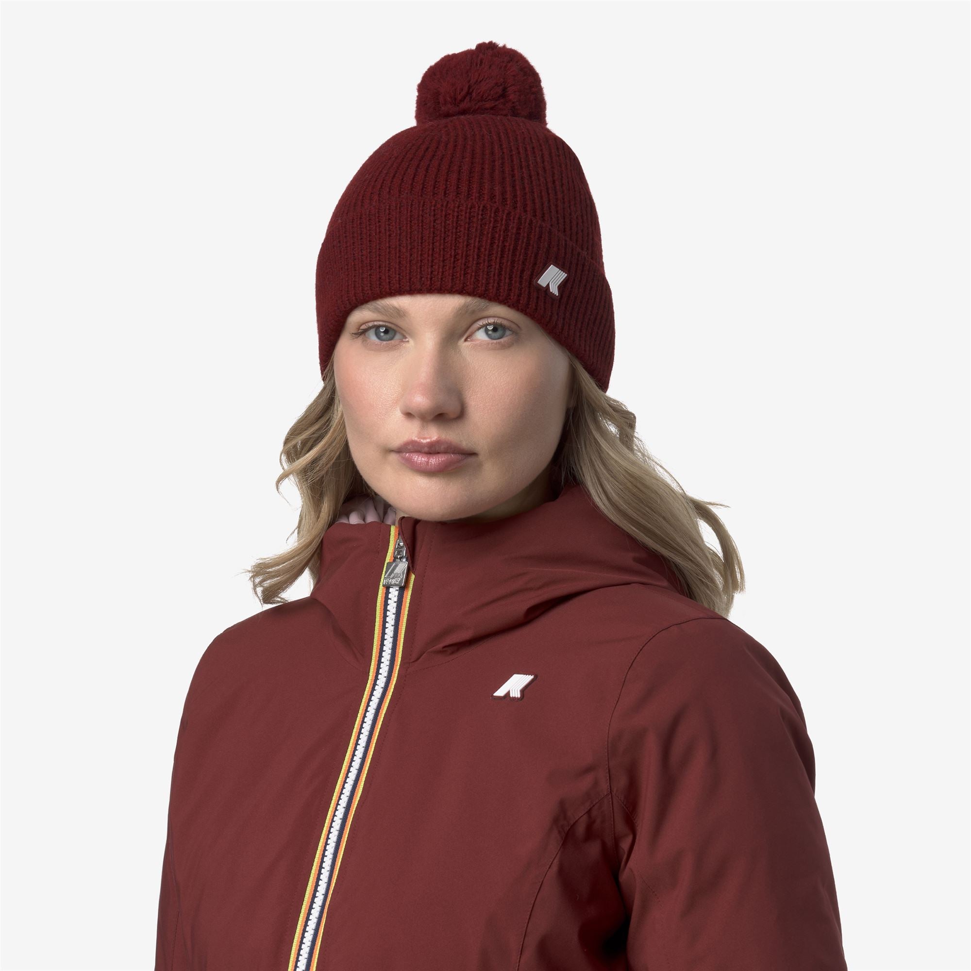 Headwear_UNISEX_VINCIENNE CARDIGAN STITCH WOOL_Hat_Red Syrah Melange - Commercial 4