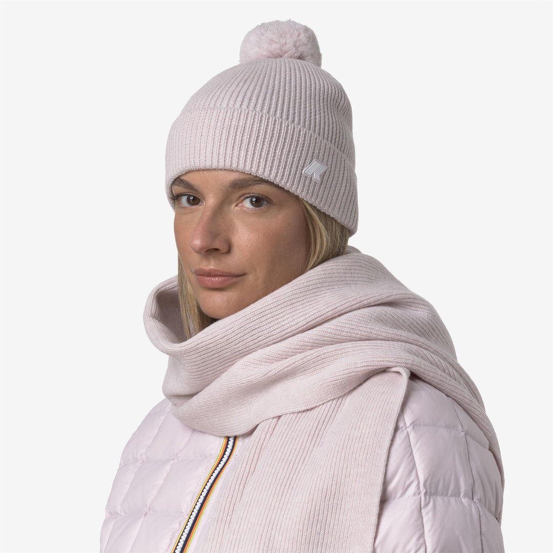 Gorro unisex de lana gris con pompón y diseño acanalado. main