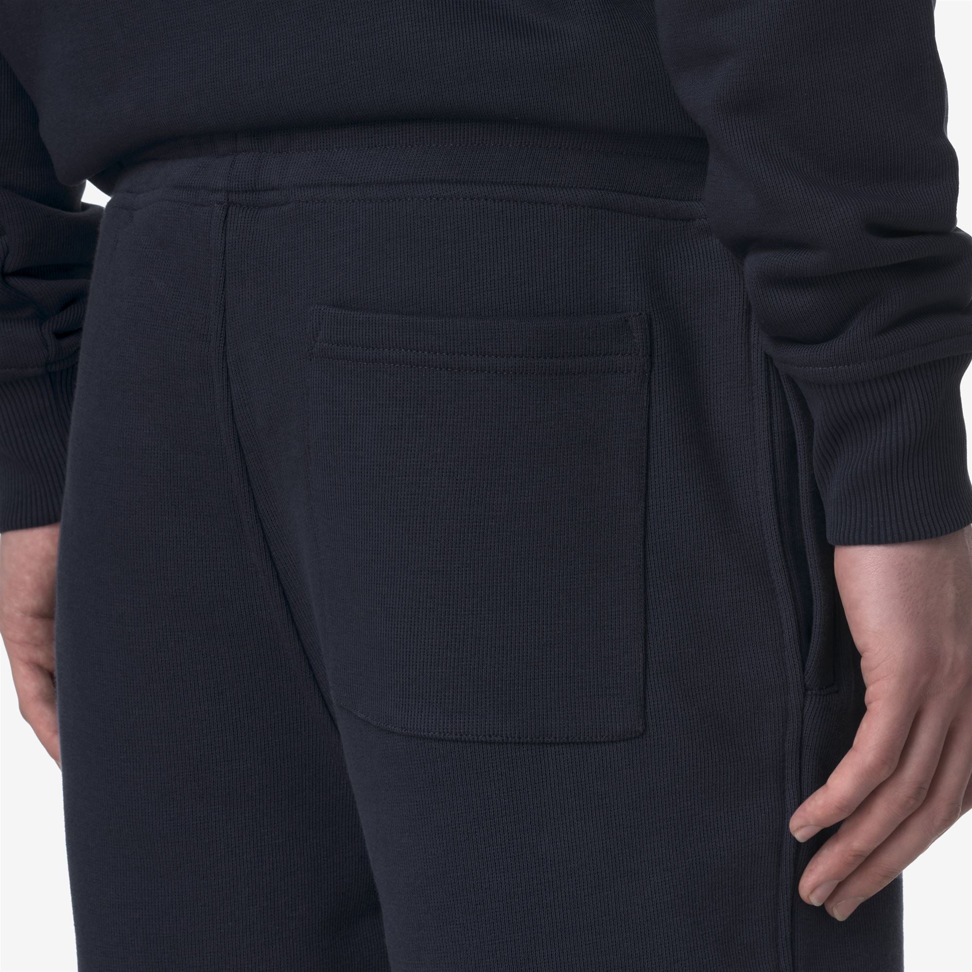 Shorts_MAN_ERIK FRENCH TERRY_Sport Shorts_Blue Depth - Commercial 7
