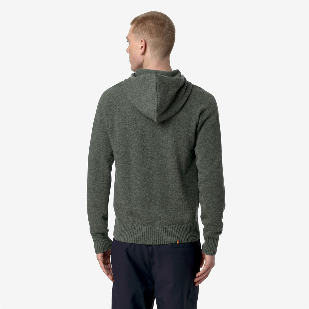 Giacca in Maglia di Lana Calda Verde Scuro Uomo con Tasca a Canguro 02