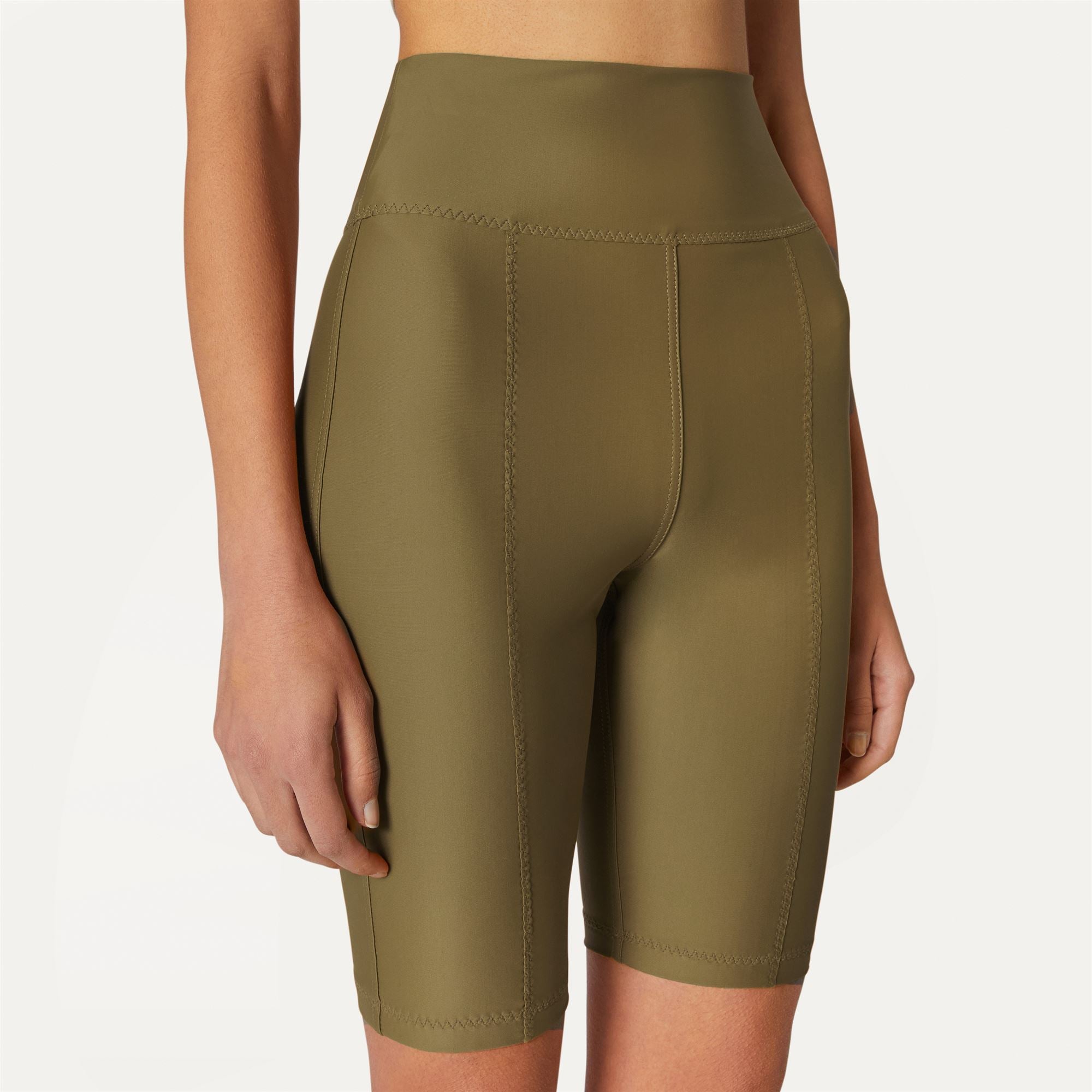 Shorts_WOMAN_CYCLEL_Sport Shorts_Brown Plantation - White Natural - Commercial 7