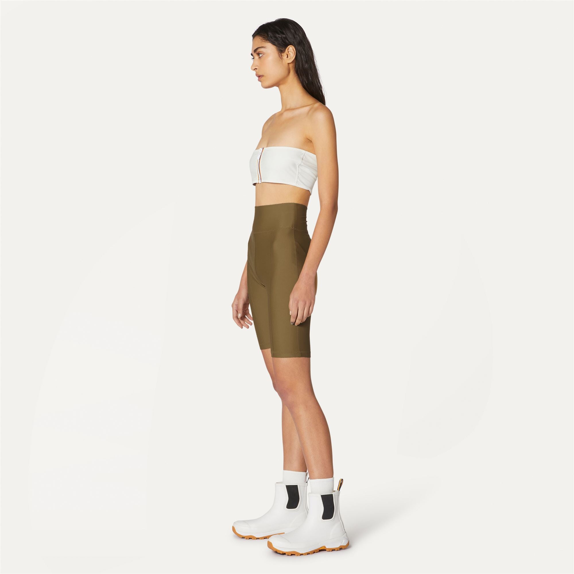 Shorts_WOMAN_CYCLEL_Sport Shorts_Brown Plantation - White Natural - Commercial 5