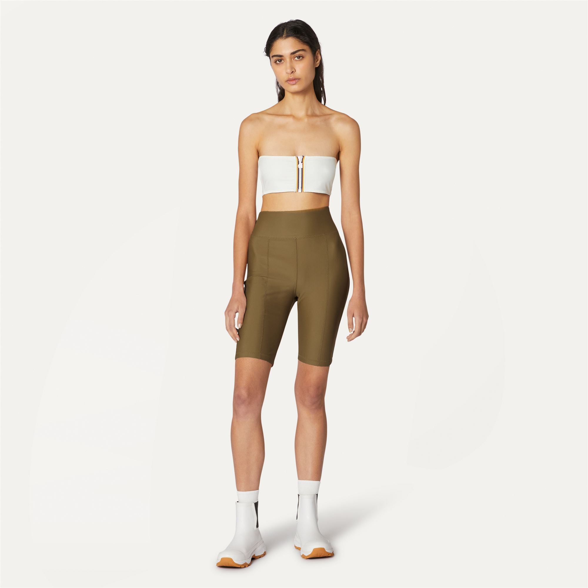 Shorts_WOMAN_CYCLEL_Sport Shorts_Brown Plantation - White Natural - Commercial 4