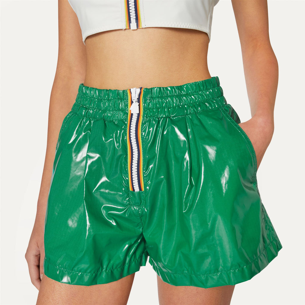 Shorts_WOMAN_SHOELLE LIGHT GLASS RIPSTOP_Sport Shorts_Green - Commercial 7