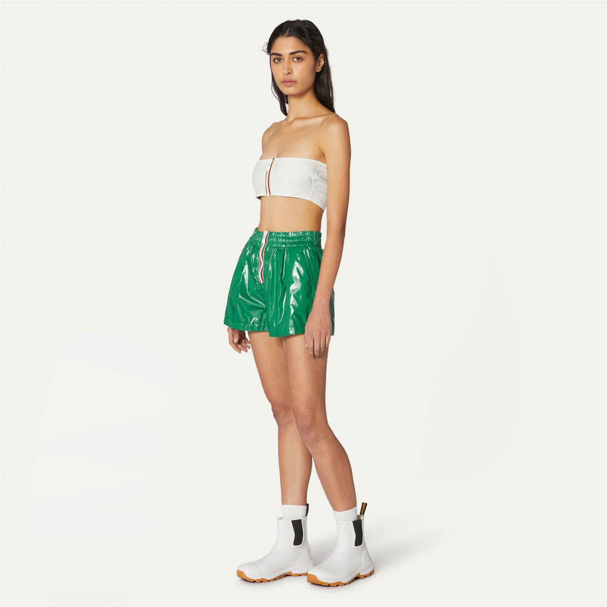 Shorts_WOMAN_SHOELLE LIGHT GLASS RIPSTOP_Sport Shorts_Green - Commercial 5