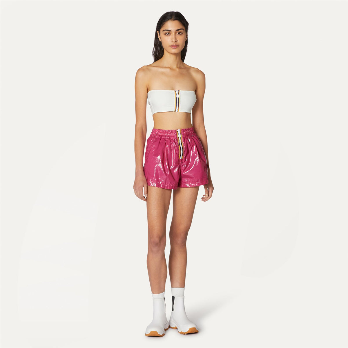 Shorts_WOMAN_SHOELLE LIGHT GLASS RIPSTOP_Sport Shorts_Pink Peacock - Commercial 4