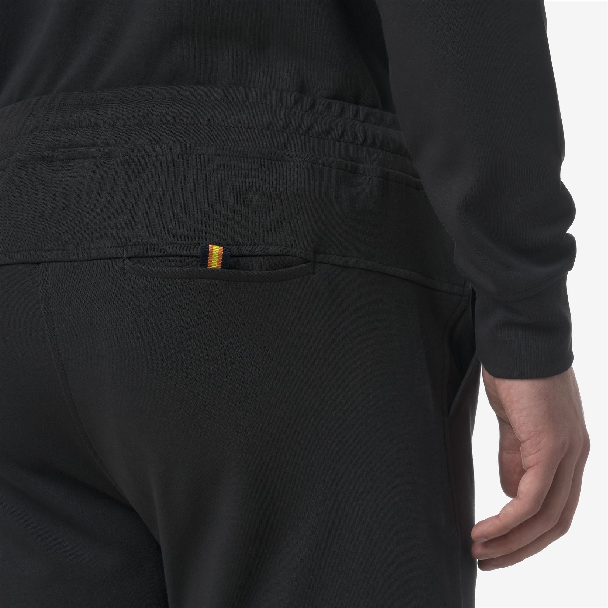Shorts_MAN_KENY INTERLOCK_Sport Shorts_Black Pure - Commercial 7