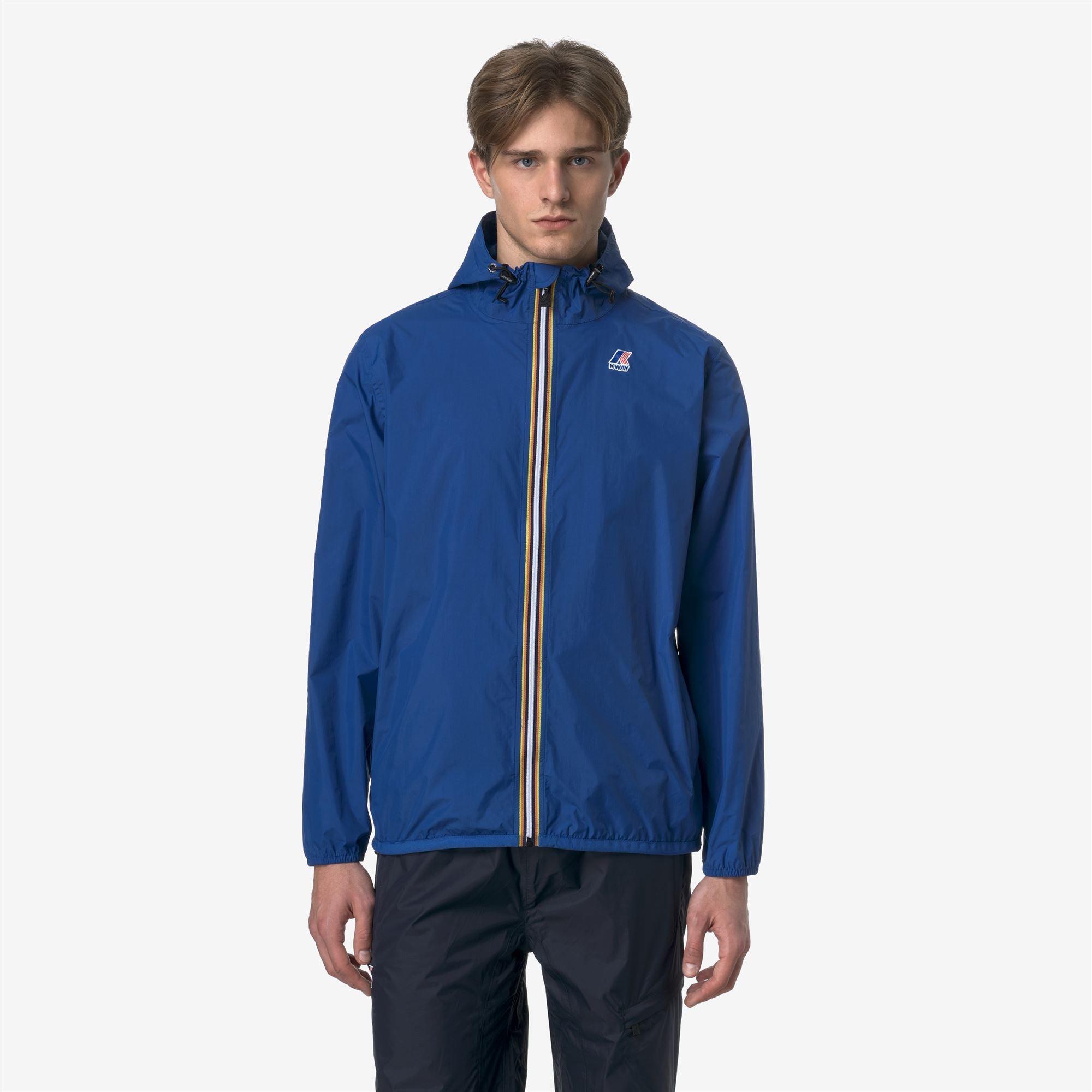 Jackets_UNISEX_LE VRAI 4.0 CLAUDE_Mid_Blue Royal Marine - Commercial 2