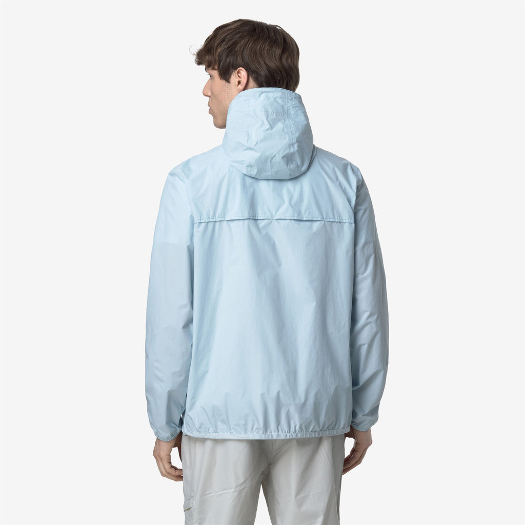Jackets_UNISEX_LE VRAI 4.0 CLAUDE_Mid_Blue Baby - Commercial 5