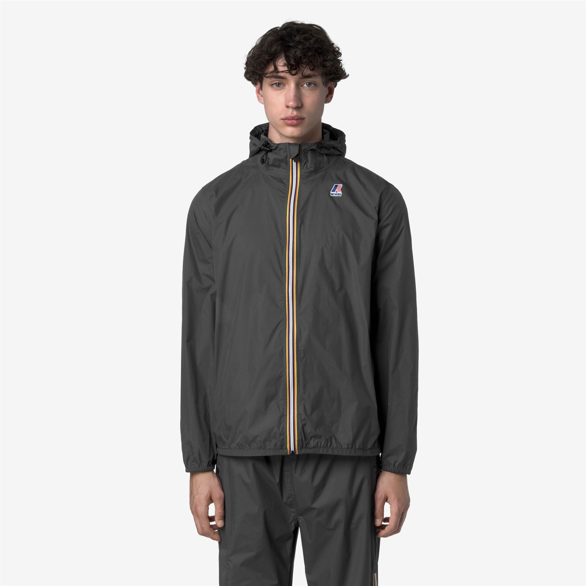 Jackets_UNISEX_LE VRAI 4.0 CLAUDE_Mid_Grey Shadow Dk - Commercial 2