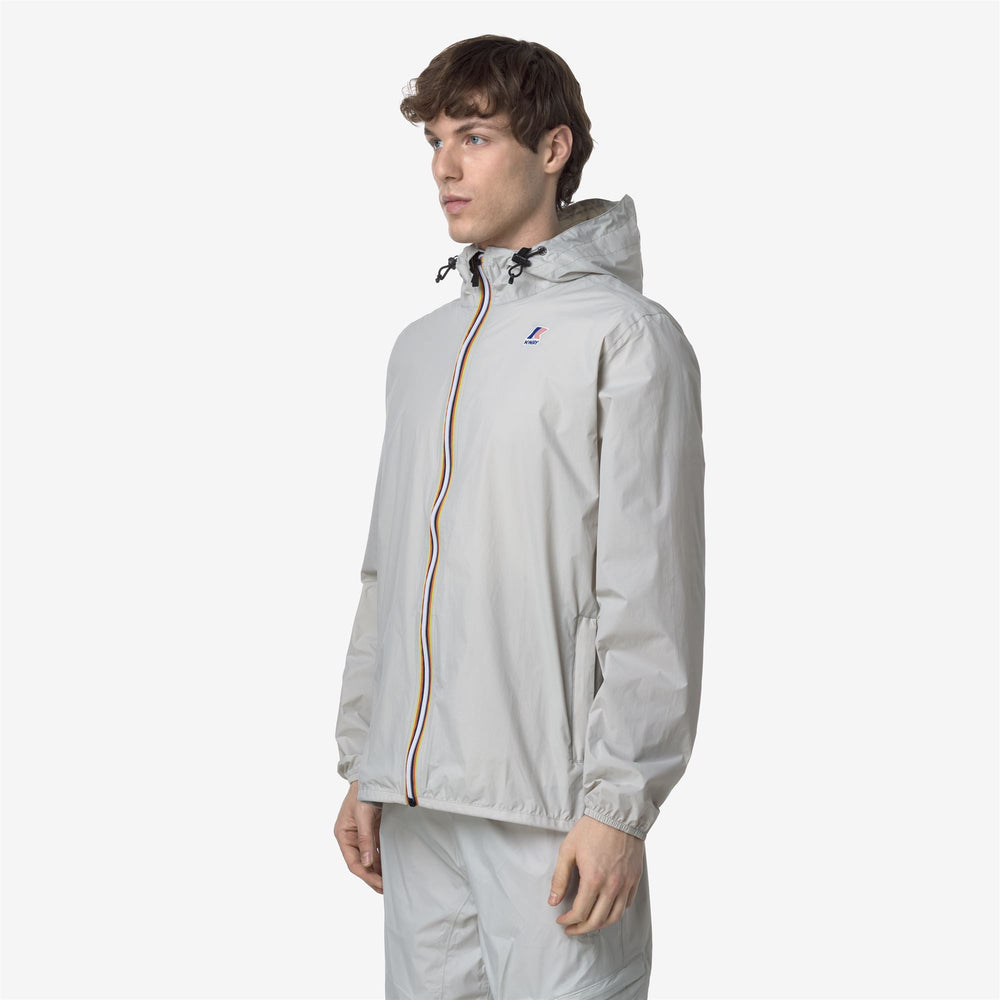 Chaqueta beige gris unisex plegable y resistente al clima 02