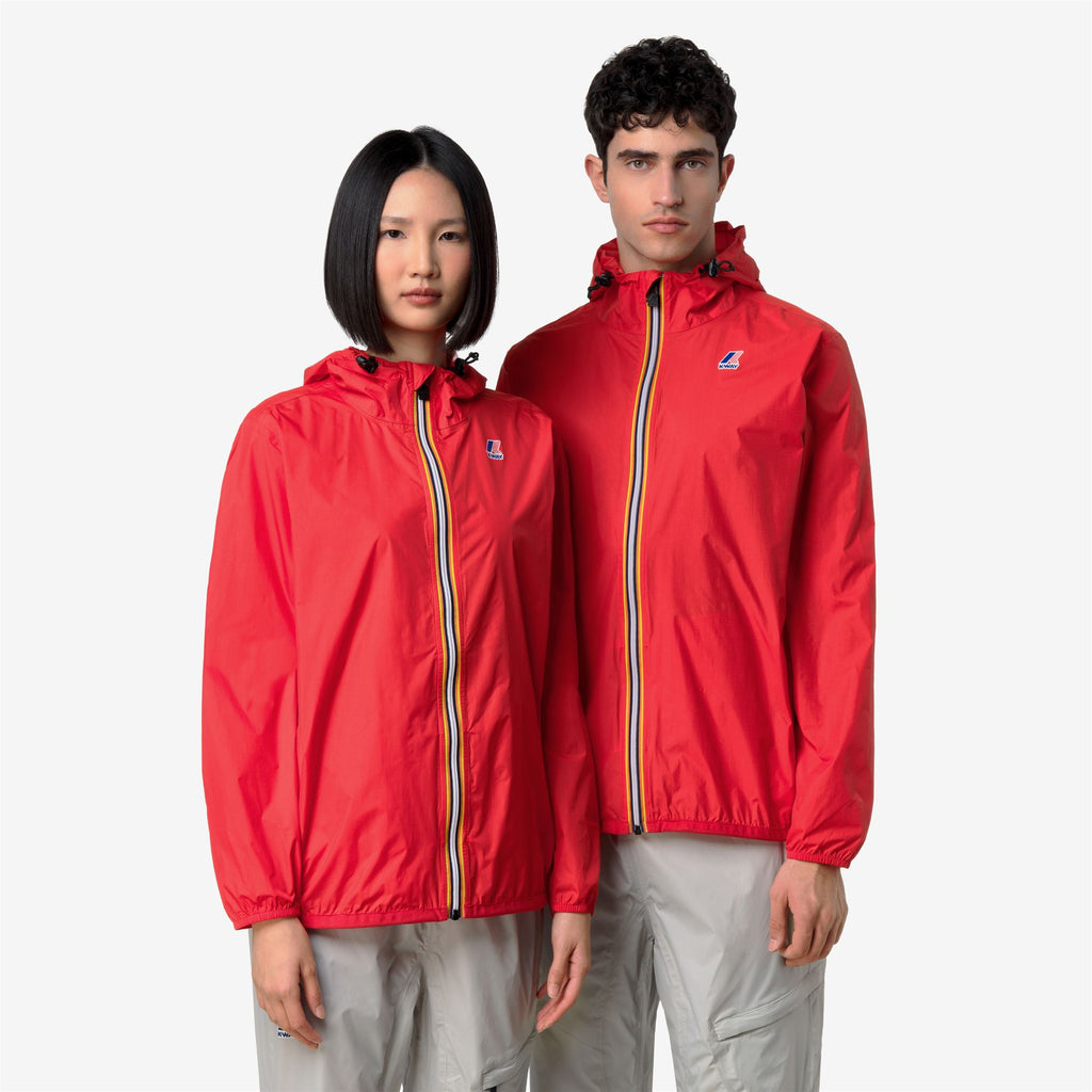 Jackets_UNISEX_LE VRAI 4.0 CLAUDE_Mid_Red Poppy - Commercial 7