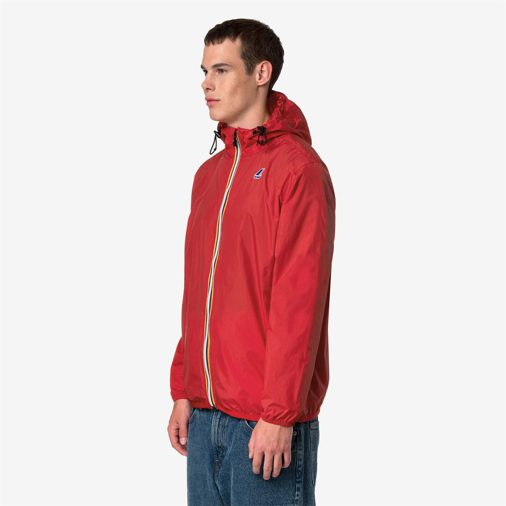 Jackets_UNISEX_LE VRAI 4.0 CLAUDE_Mid_Red - Commercial 4