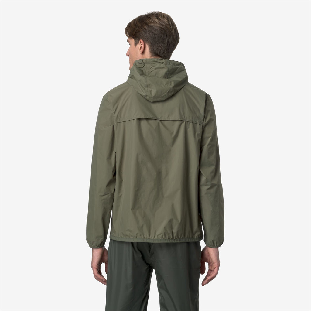 Jackets_UNISEX_LE VRAI 4.0 CLAUDE_Mid_Green Lichen - Commercial 5