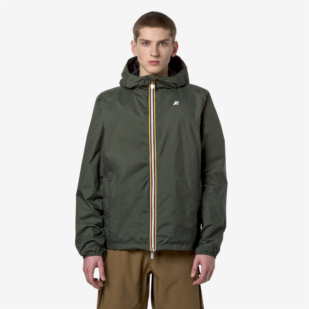 Chaqueta corta impermeable reversible negra y verde para hombre 01