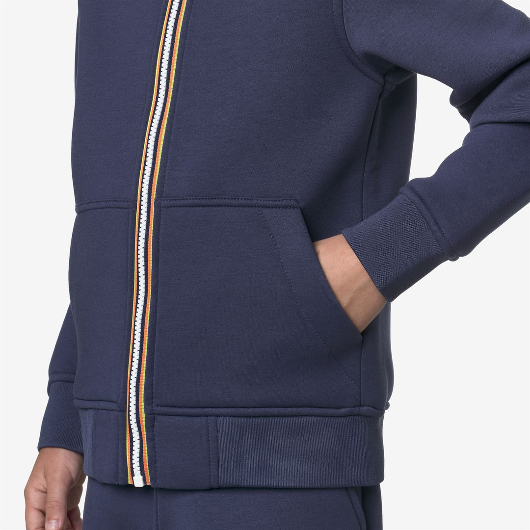 Chaqueta polar ligera con capucha para niño en color cobalto intenso main