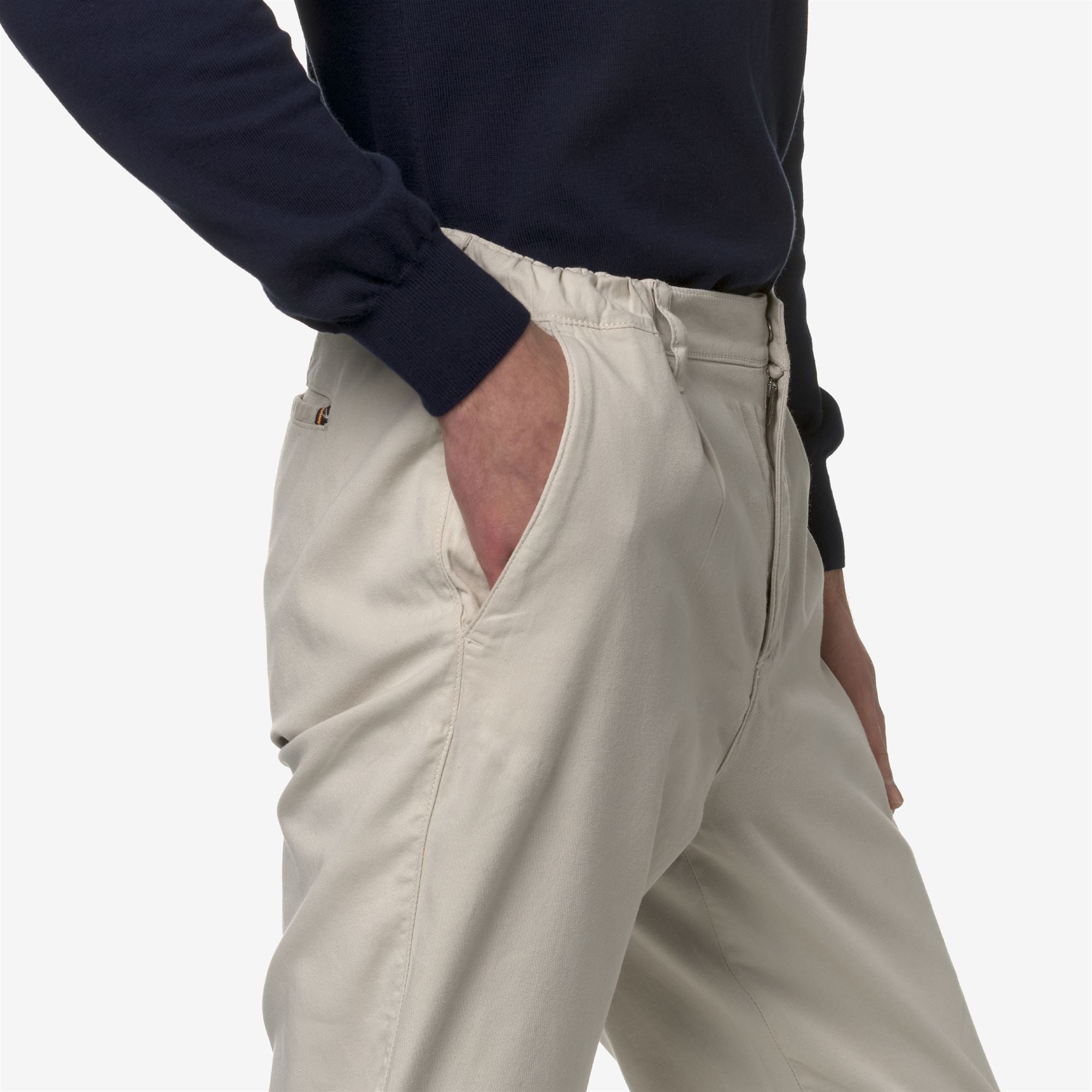 Pants_Man_BRAN_Chino_BEIGE LT - Commercial 7