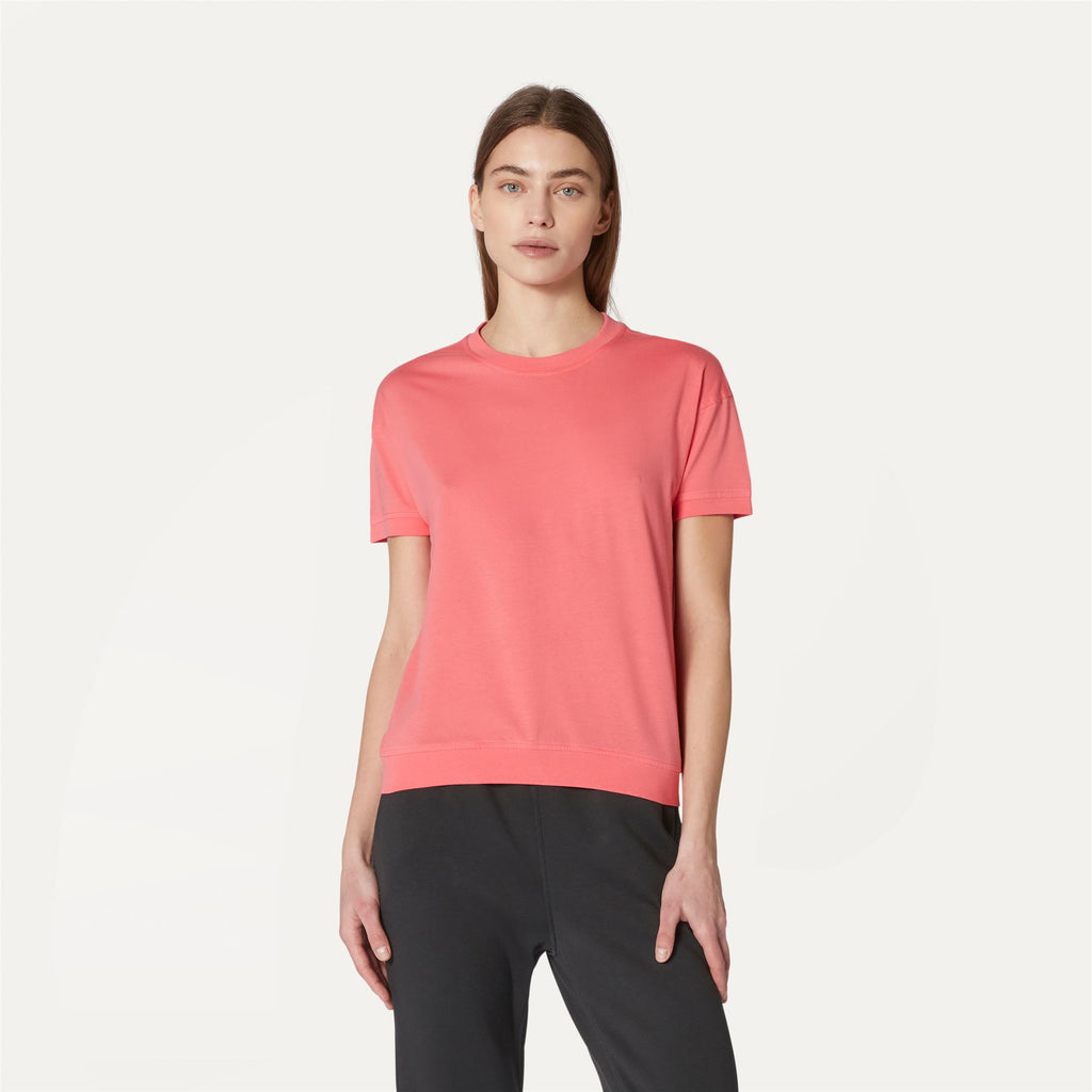 T-Shirts & Top_WOMAN_RUBY_T-Shirt_Pink Md - Commercial 4