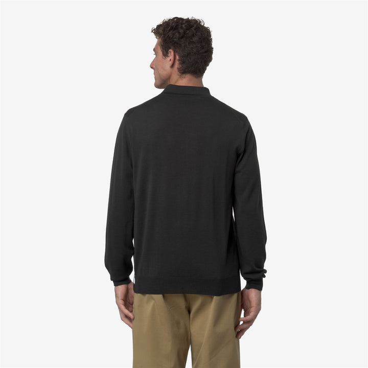 Maglione grigio in lana merino da uomo con colletto polo 5