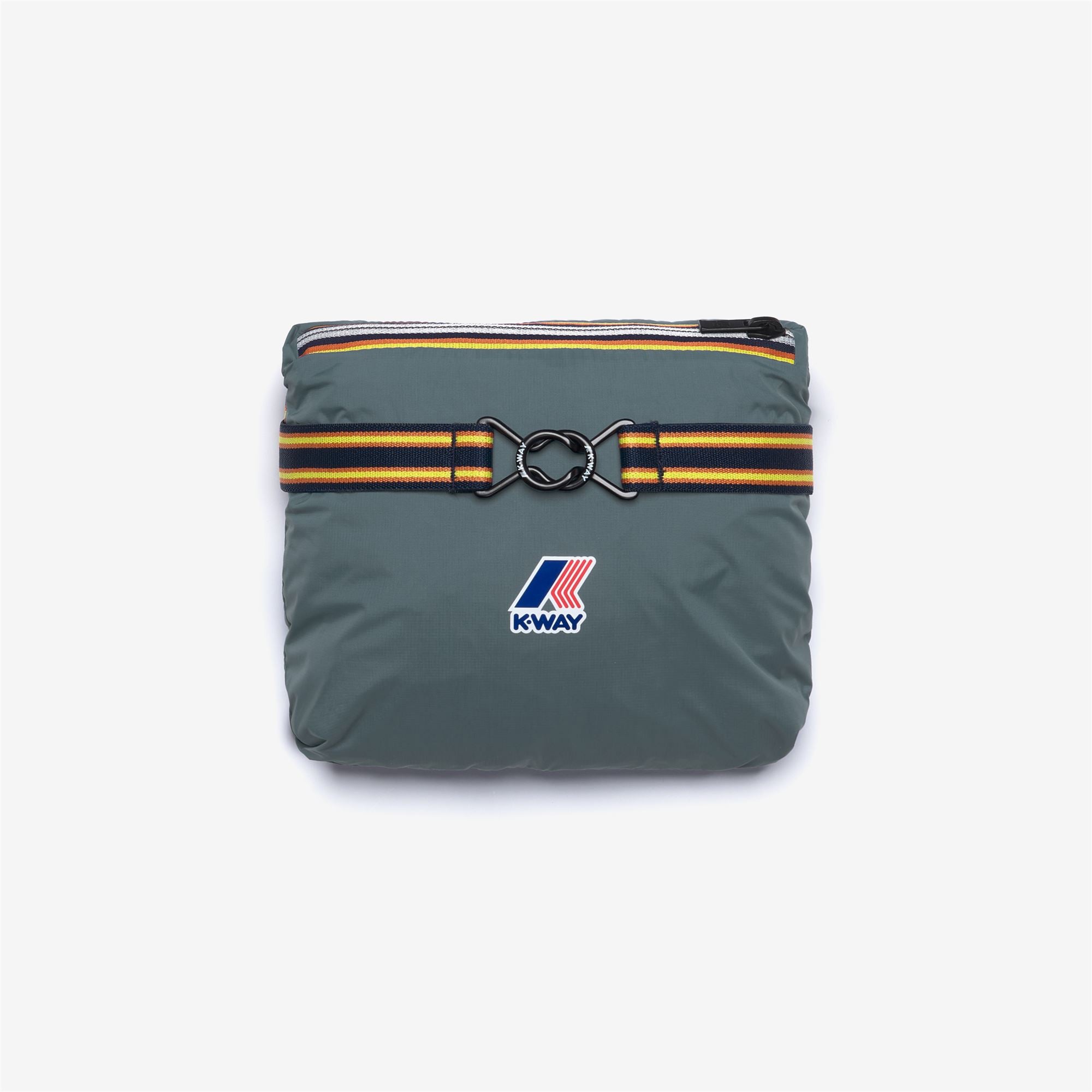 Jackets_UNISEX_LE VRAI 4.0 LEON_Mid_Green Iron - Commercial 2