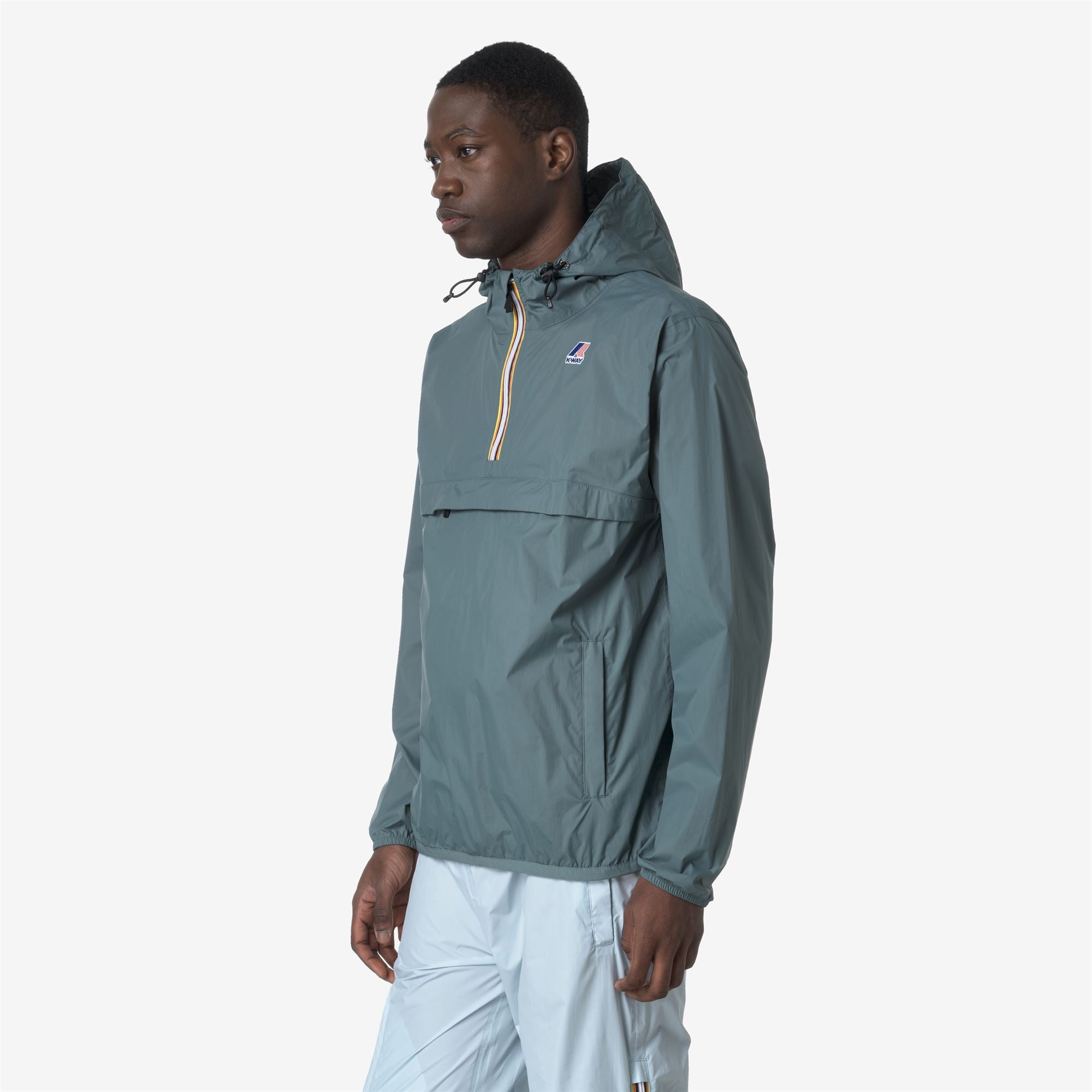 Jackets_UNISEX_LE VRAI 4.0 LEON_Mid_Green Iron - Commercial 5