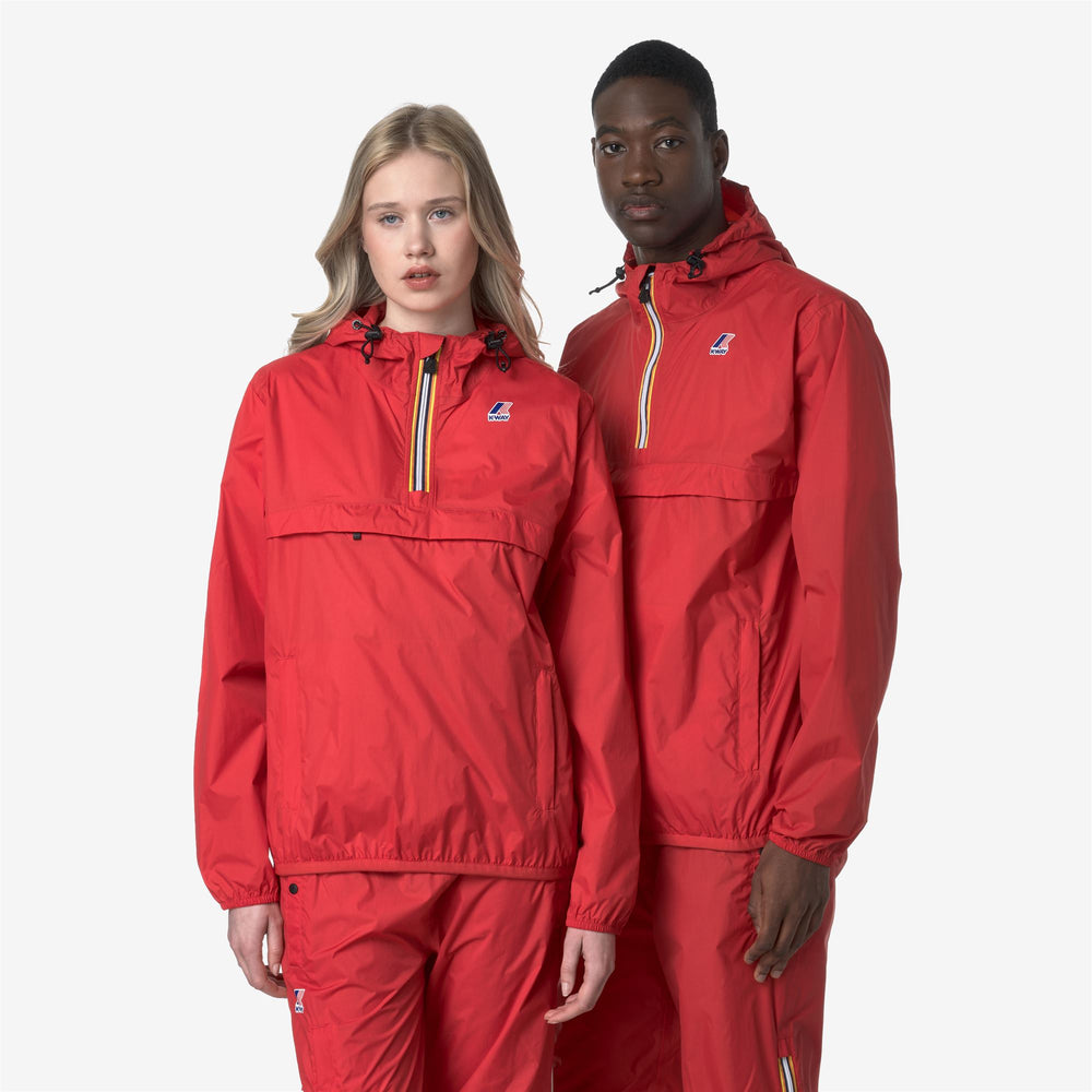 Chaqueta roja unisex plegable resistente al clima con capucha ajustable 02