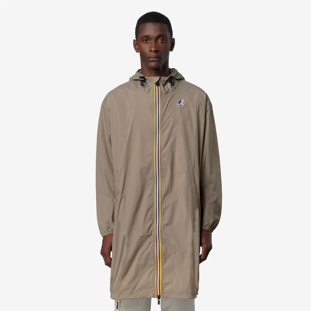Jackets_UNISEX_LE VRAI 4.0 EIFFEL EAST_Long_Beige Taupe - Commercial 4