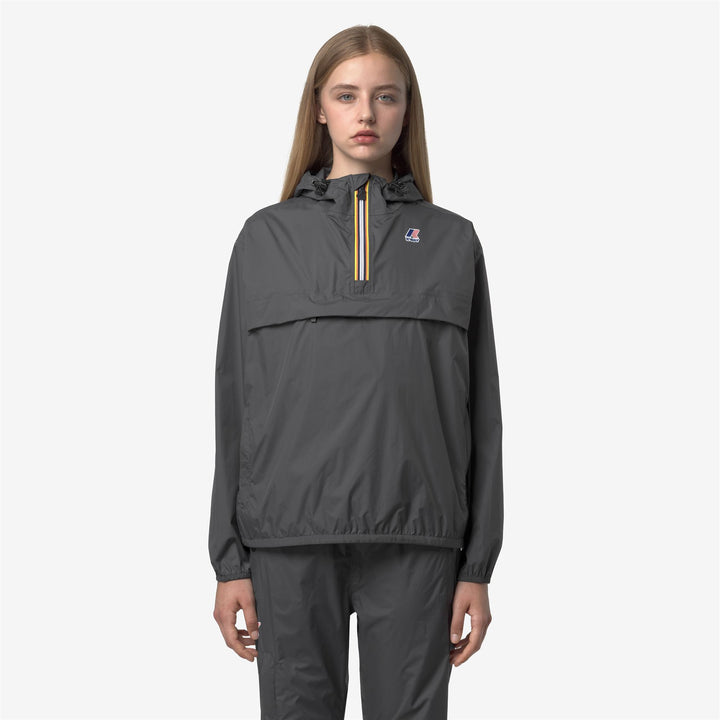 Chaqueta impermeable corta unisex gris plegable 4