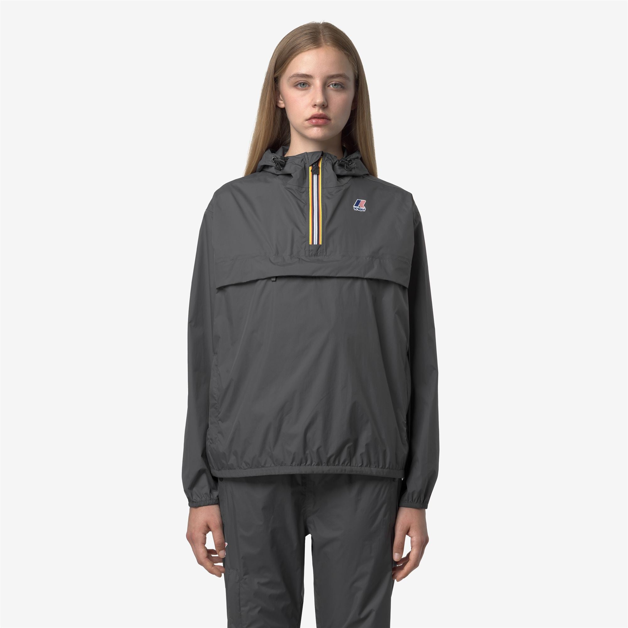 Jackets_UNISEX_LE VRAI 4.0 LEON EAST_Short_Grey Shadow Dk - Commercial 4