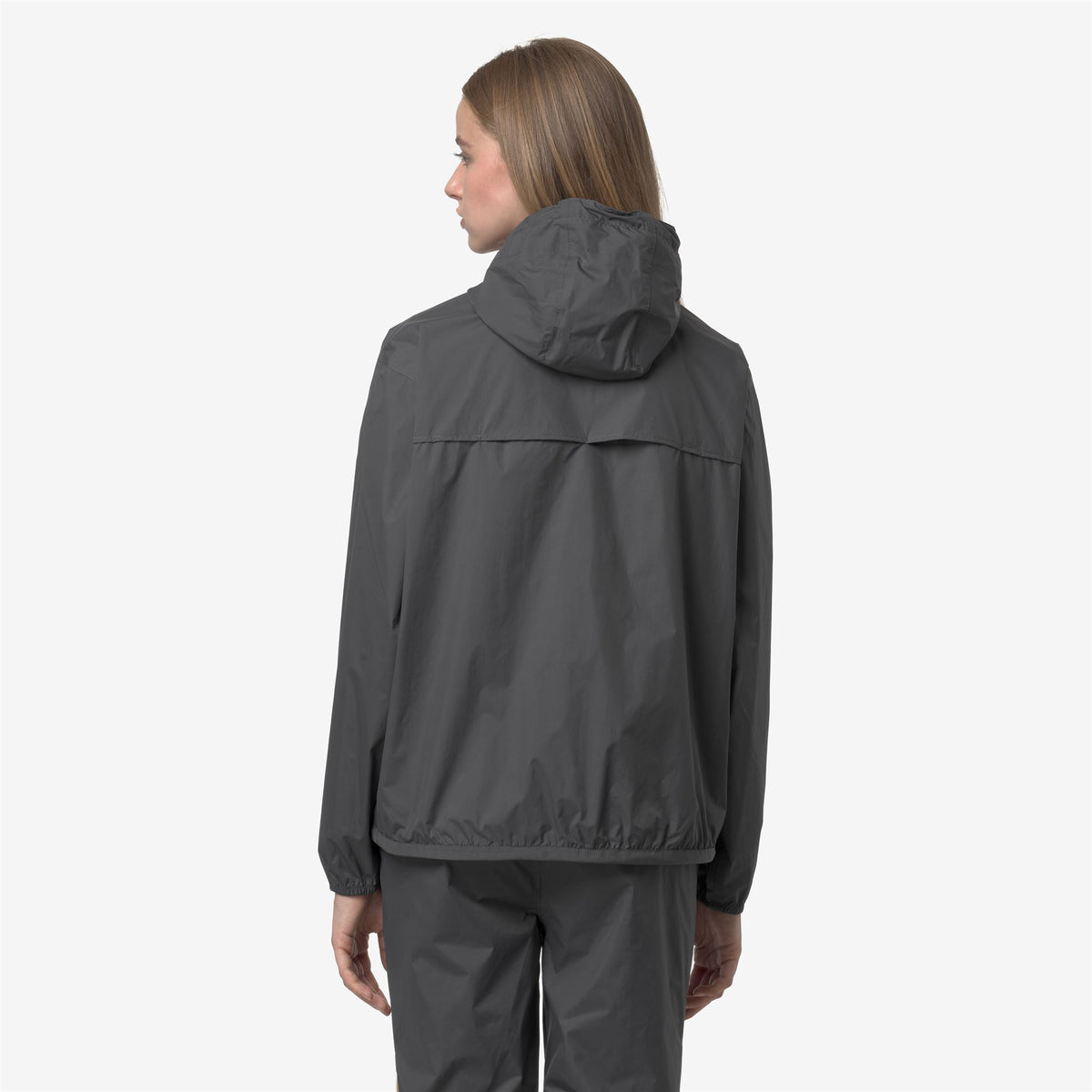 Jackets_UNISEX_LE VRAI 4.0 LEON EAST_Short_Grey Shadow Dk - Commercial 6