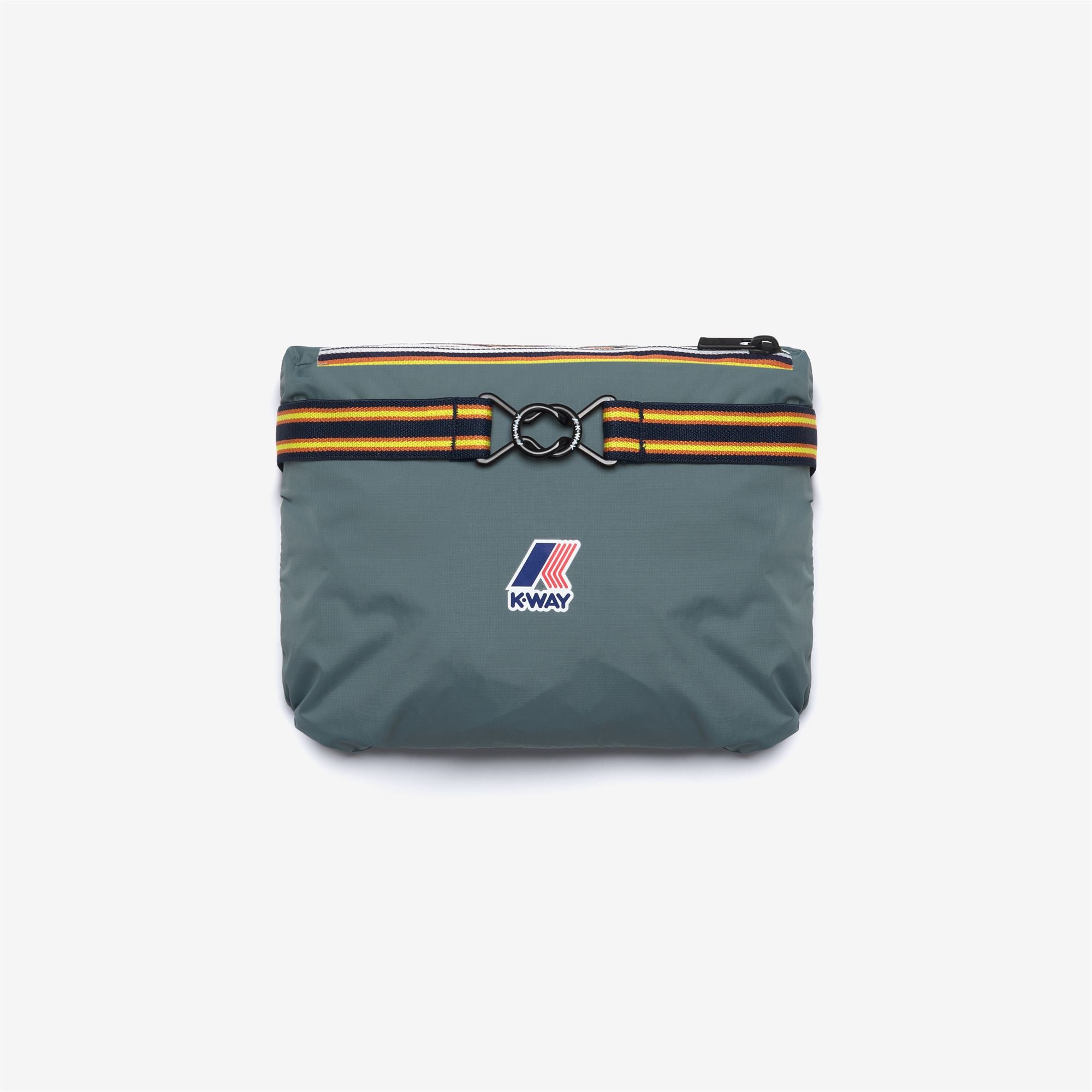 Jackets_UNISEX_LE VRAI 4.0 LEON EAST_Short_Green Iron - Commercial 2