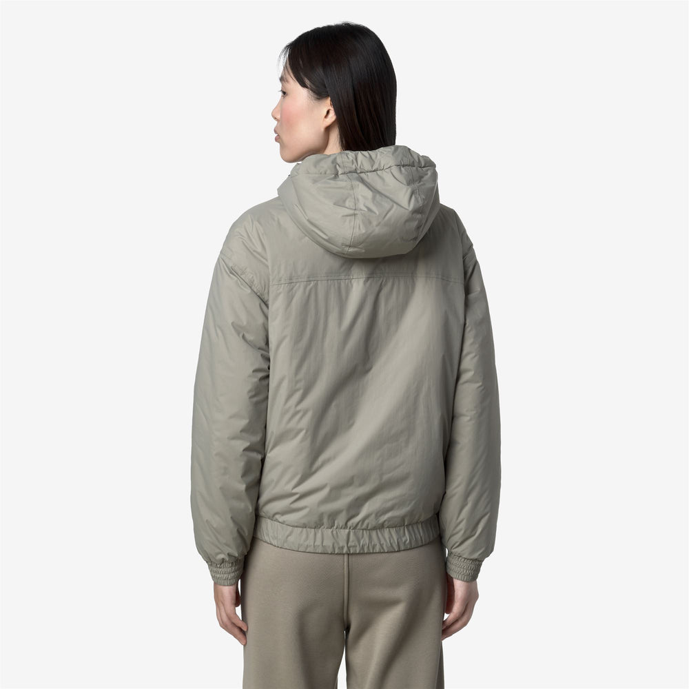 Chaqueta corta aislante con capucha para mujer, color verde 02