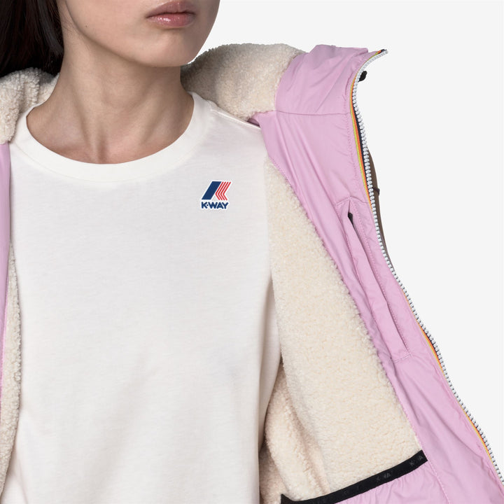 Chaqueta corta impermeable con capucha para mujer color rosa violeta 2