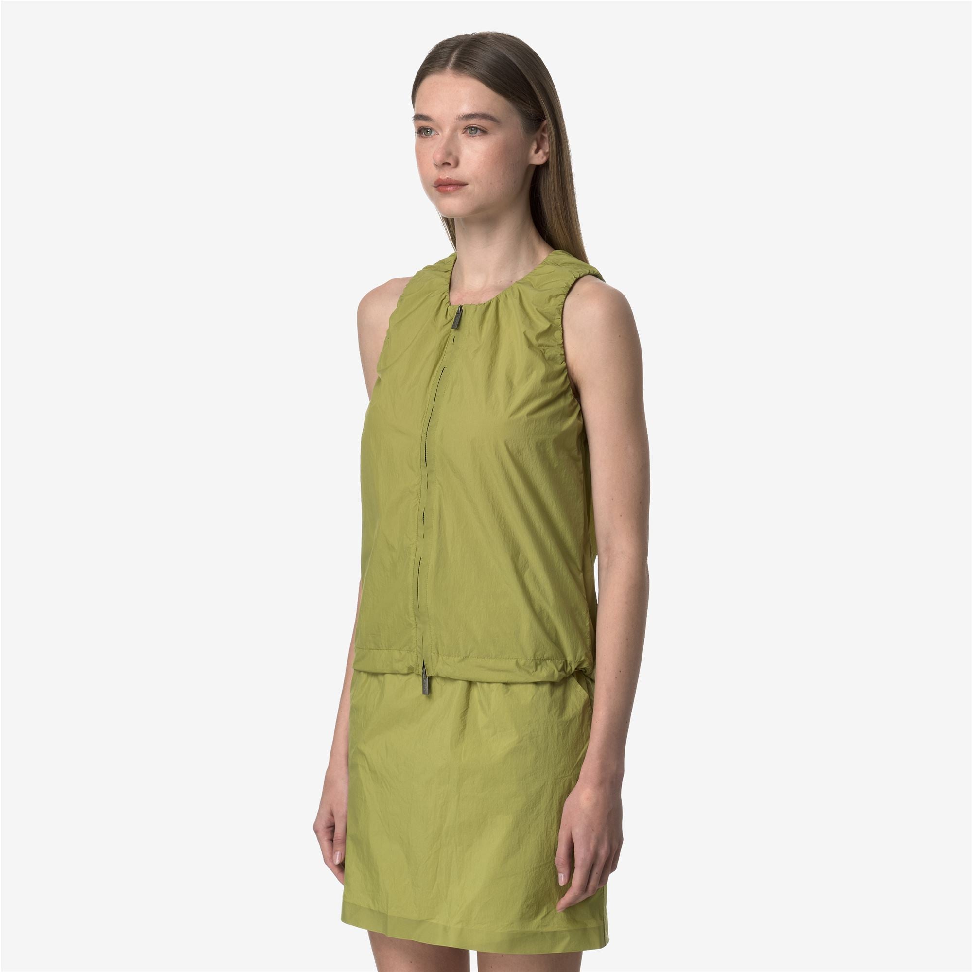 T-Shirts & Top_WOMAN_ALIZE_Top_Green Moss - Commercial 5
