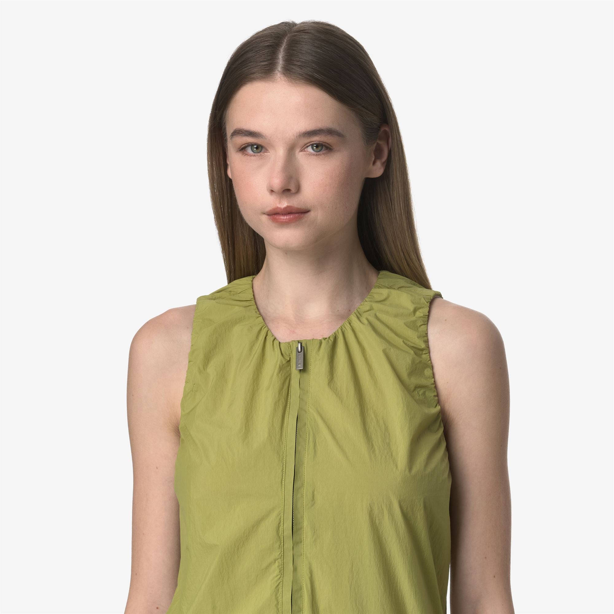 T-Shirts & Top_WOMAN_ALIZE_Top_Green Moss - Commercial 7