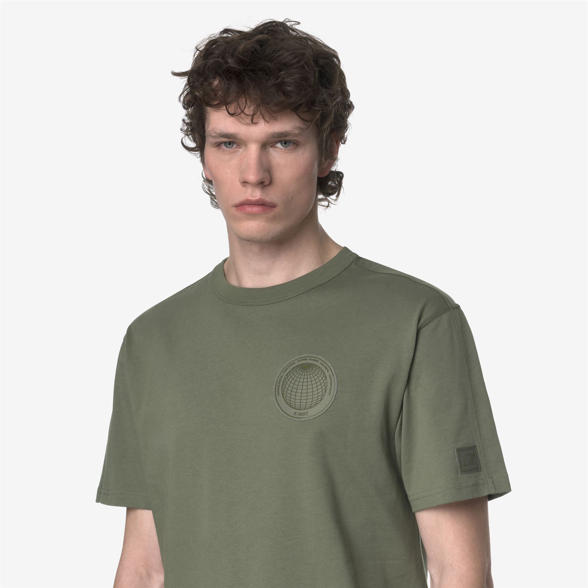T-Shirts & Top_MAN_FANTOME CHEST LABEL_T-Shirt_Green Lichen - Commercial 7