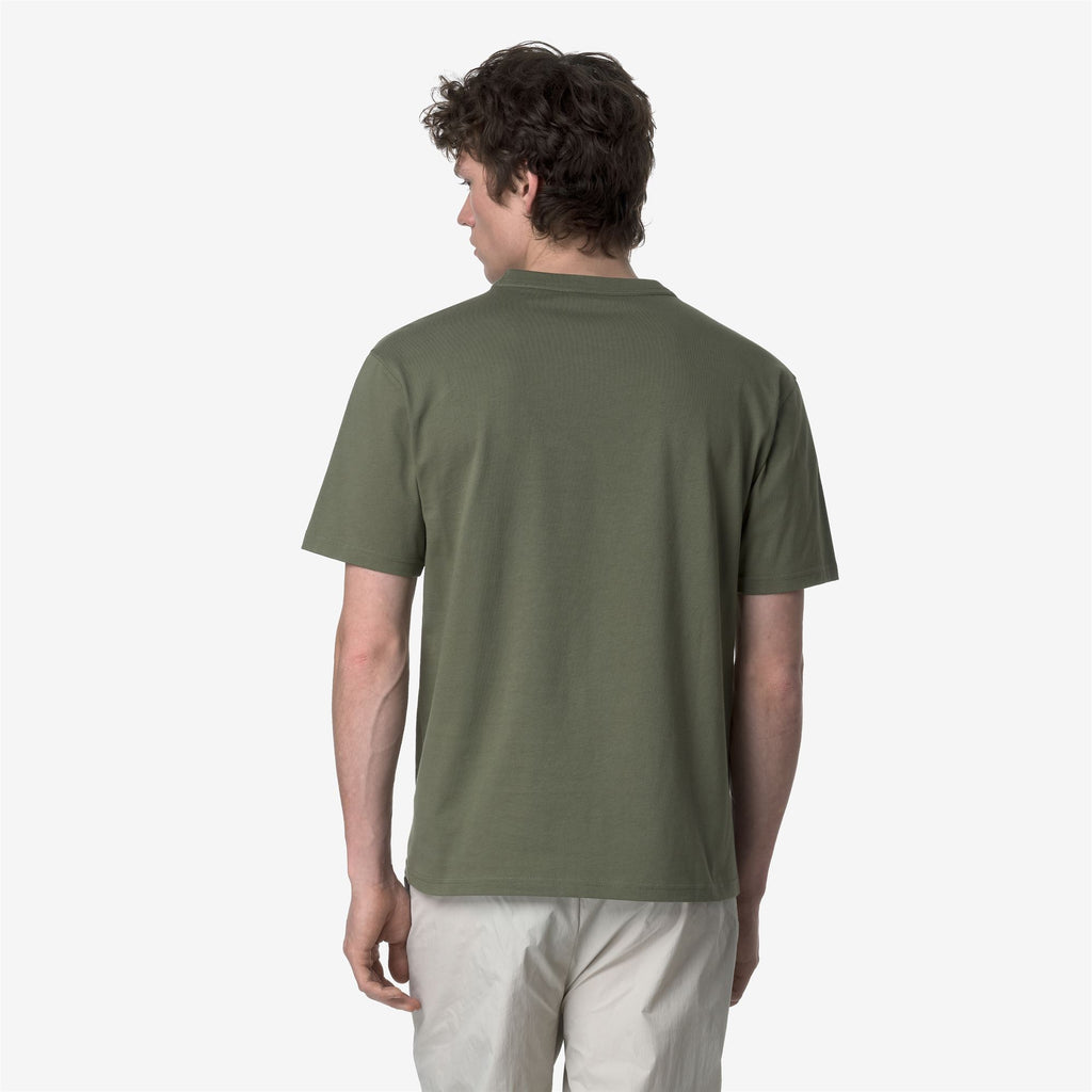 T-Shirts & Top_MAN_FANTOME CHEST LABEL_T-Shirt_Green Lichen - Commercial 6